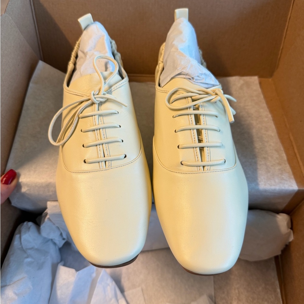NEW in box Reformation Marie Lace-Up Oxfords in Cream Puff - Picture 6 of 6